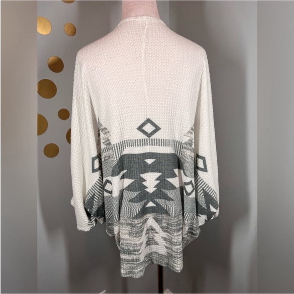 EUC Phil Love Cocoon Cardigan - Picture 6 of 9